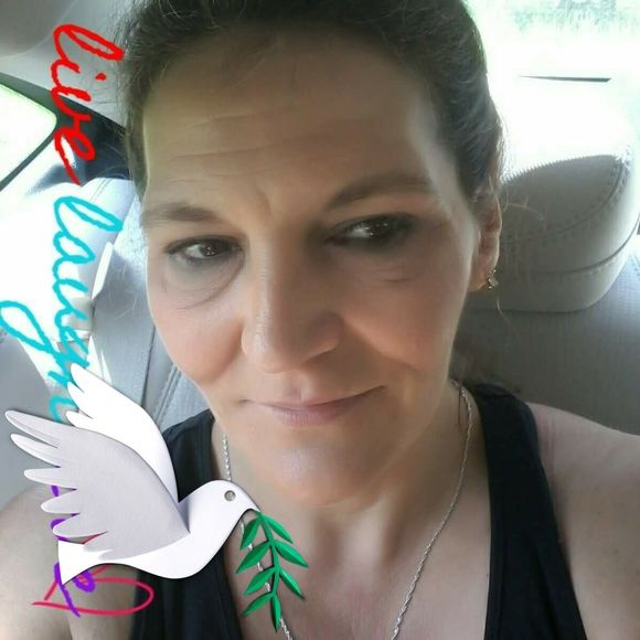 Meet your Posher, Lisa - Picture 1 of 1